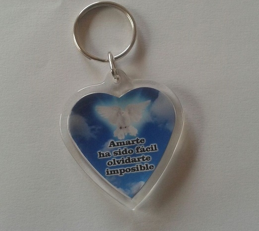 LLAVERO CON RECORDATORIO PERSONALIDO DE FORMA CORAZON |
