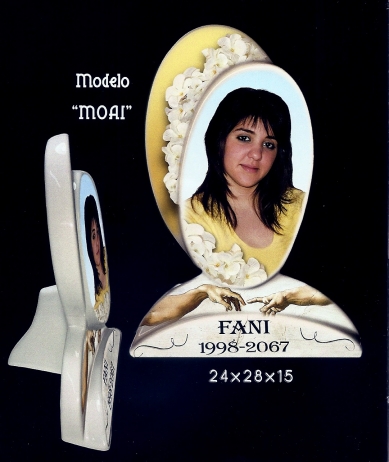 FOTO PARA LAPIDA MODELO MOAI CON PIE