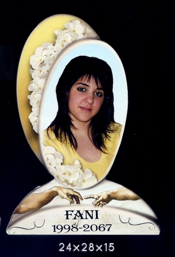 FOTO PARA LAPIDA MODELO MOAI CON PIE