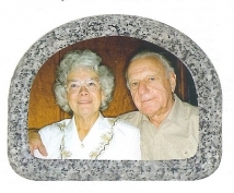 Foto Memorial en Porcelana Forma Capilla con Bord&oacute;n 3D