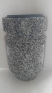 BUCARO MEDIO REDONDO DE GRANITO PARA LAPIDA DE NICHO MODELO 20.