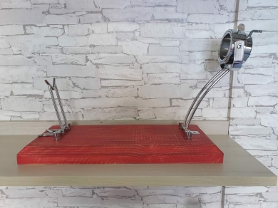 JAMONERO PLEGABLE BASE COLOR ROJO Y UVE DOS POSICIONES J,N 